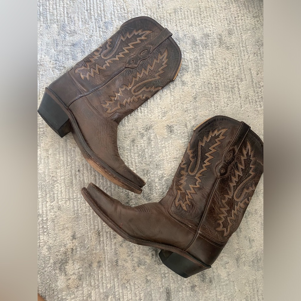 Old West brown leather cowgirl boots